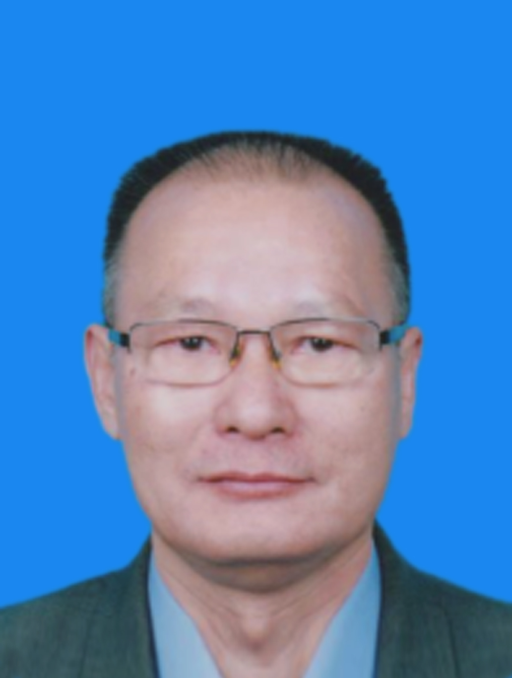 胡 锦 明